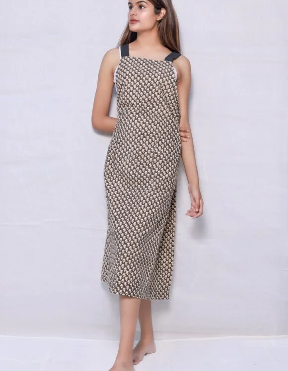 Craft 983- slow accessories- slow aprons--Black (3)