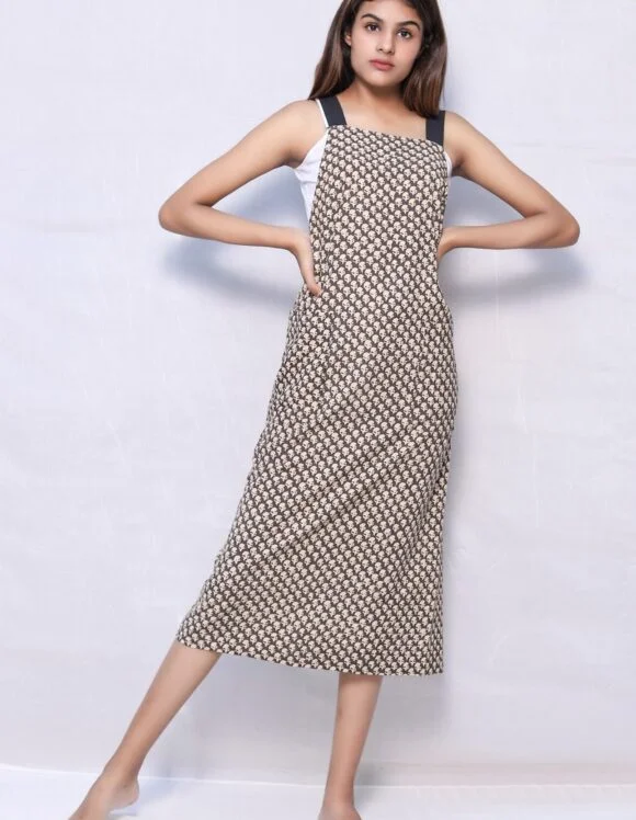 Craft 983- slow accessories- slow aprons--Black (4)