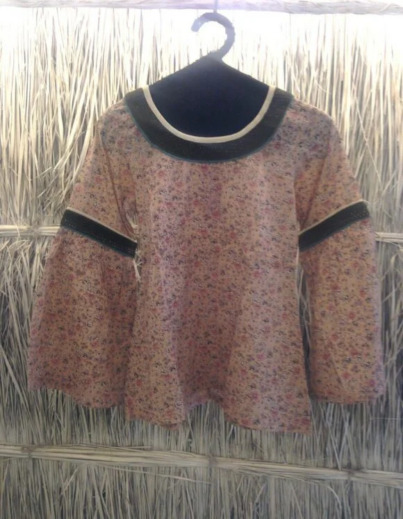 Art Nouveau Economy 1880-slow tops-lt. peach (1)