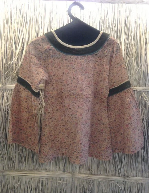 Art Nouveau Economy 1880-slow tops-lt. peach (2)