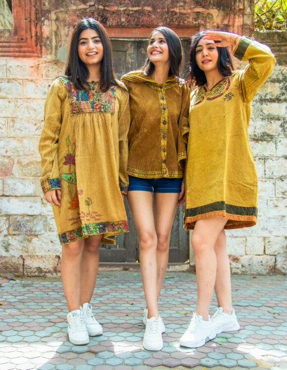 Art Nouveau Premium 3413- slow tunics- retro mustard (8)