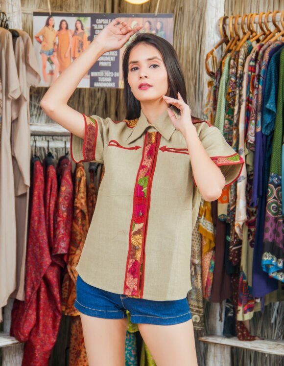 Supercute Love For The Handmade South American Inspired Floral Print Detailed Retro Shirt Featuring Cut Pockets