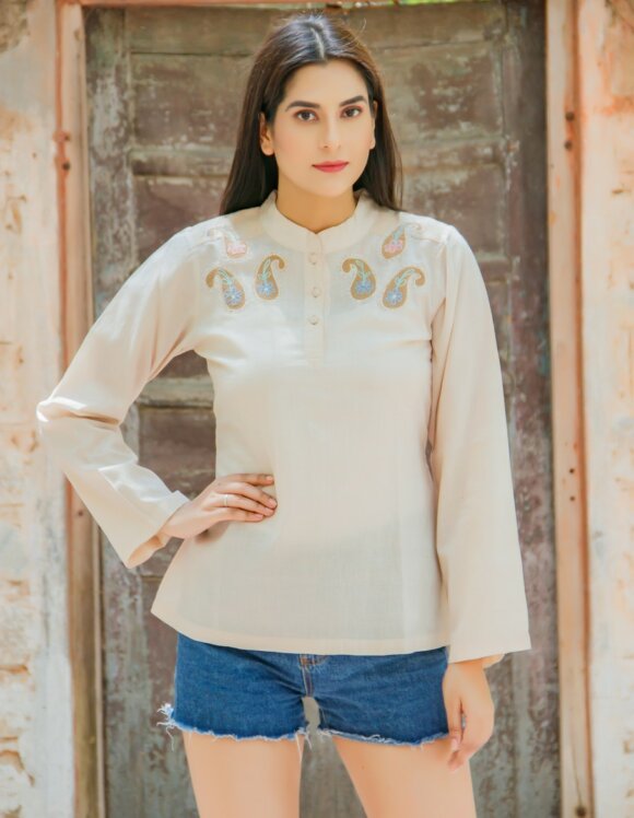 Effortless Weekend Elegance Moroccan Influence Floral Appliqué Vintage Pullover Featuring Corduroy Fabric Detailing