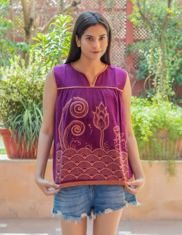 Deep Levels Of  Retro Elegance Spanish Influence LOTUS WAVE PRINT Summer Pullover Featuring Vintage Wash